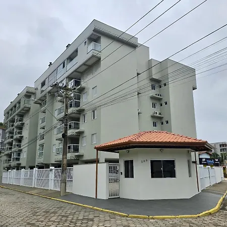 Área De Lazer Na Cobertura Com Vista Para O Mar-2